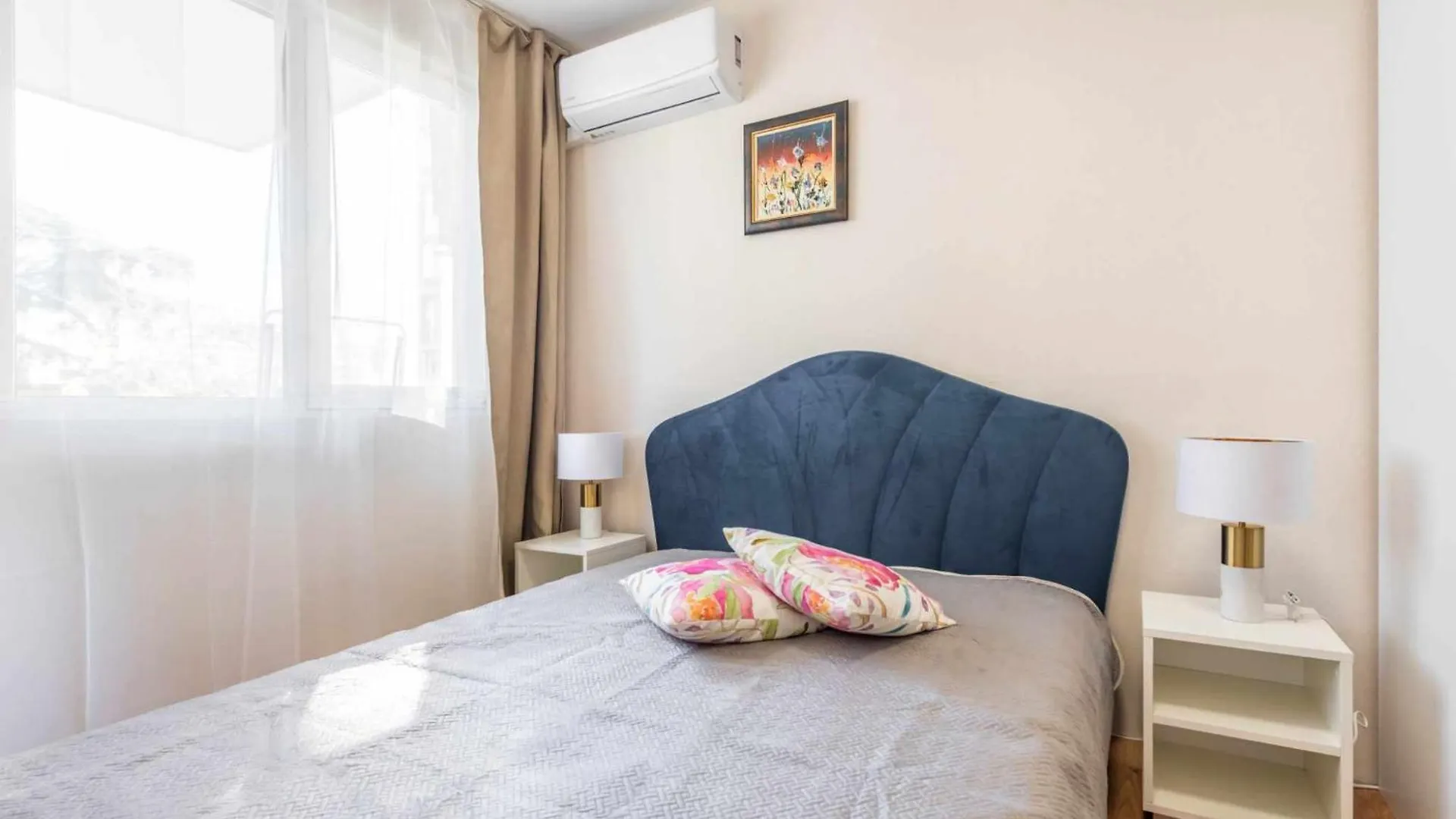 Red Velvet Apartment Varna