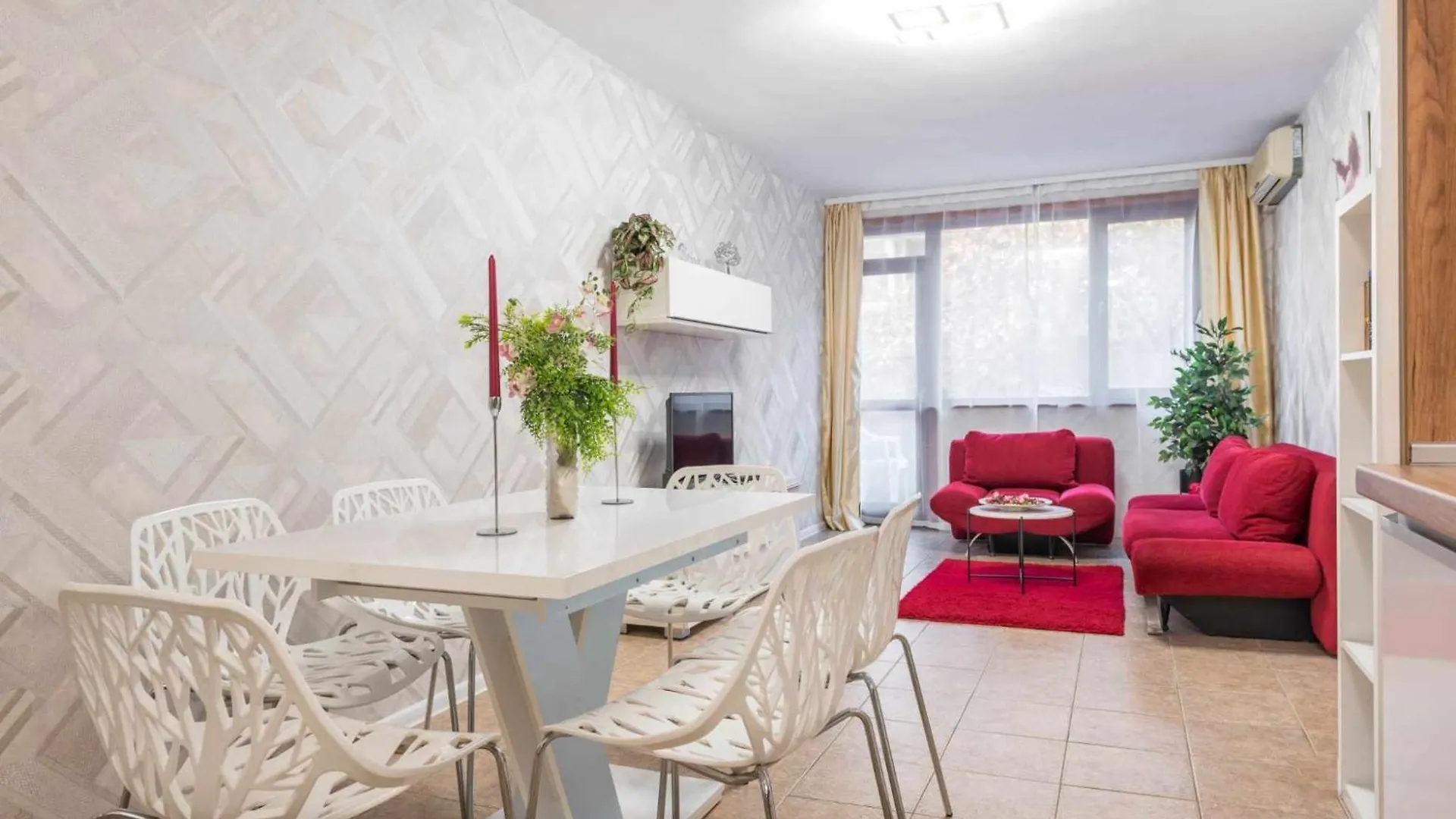 Red Velvet Apartment Varna