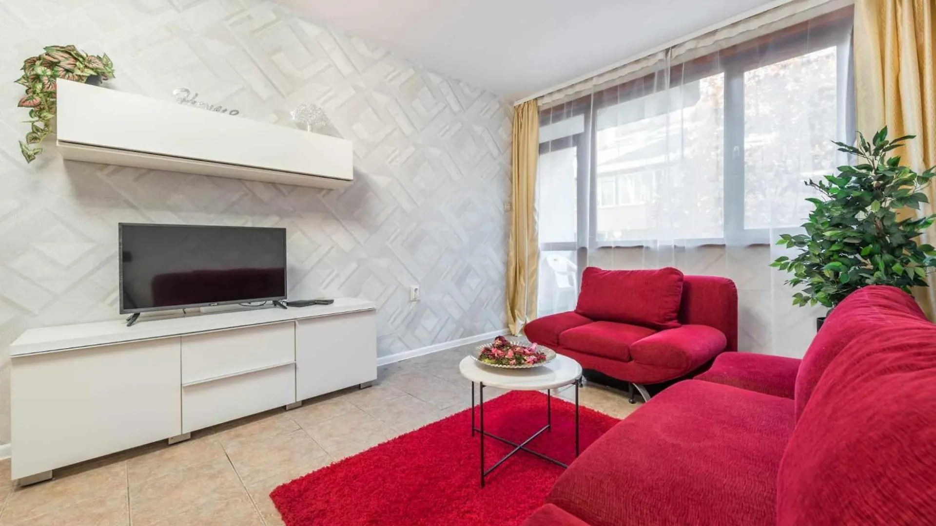 Red Velvet Apartment Varna